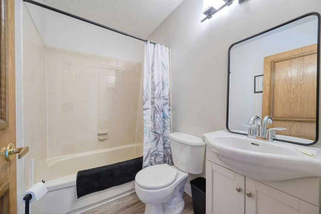 121 Sandpiper Circle NW