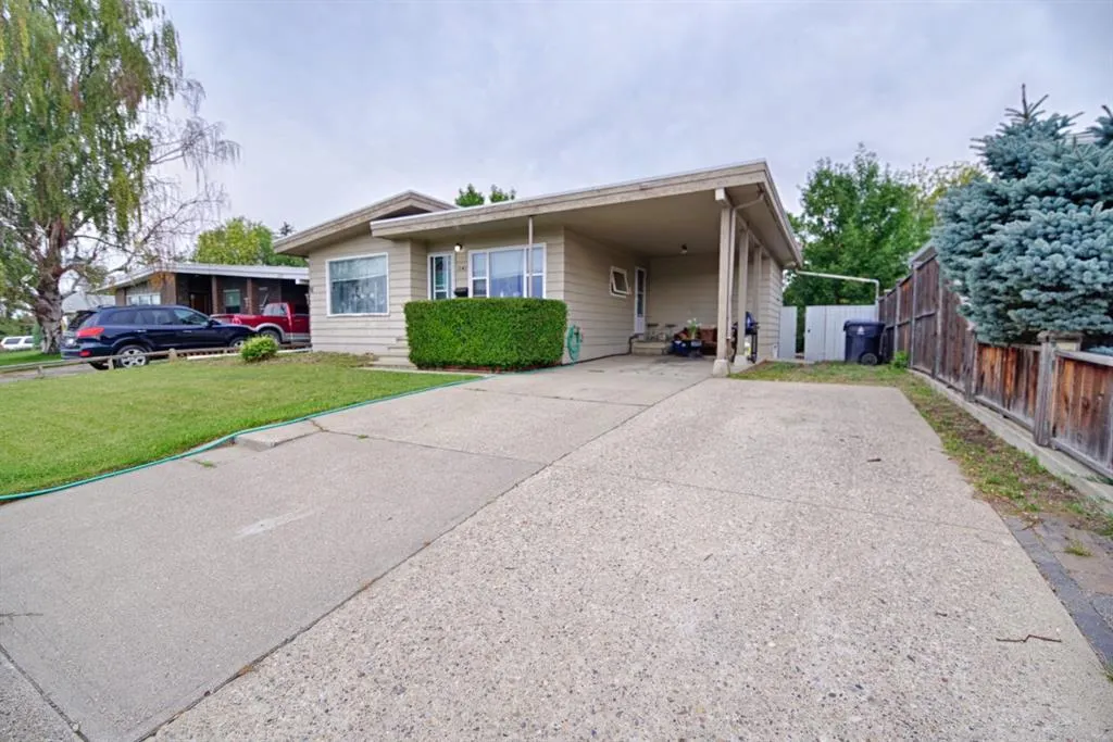 1141 Scenic Drive S