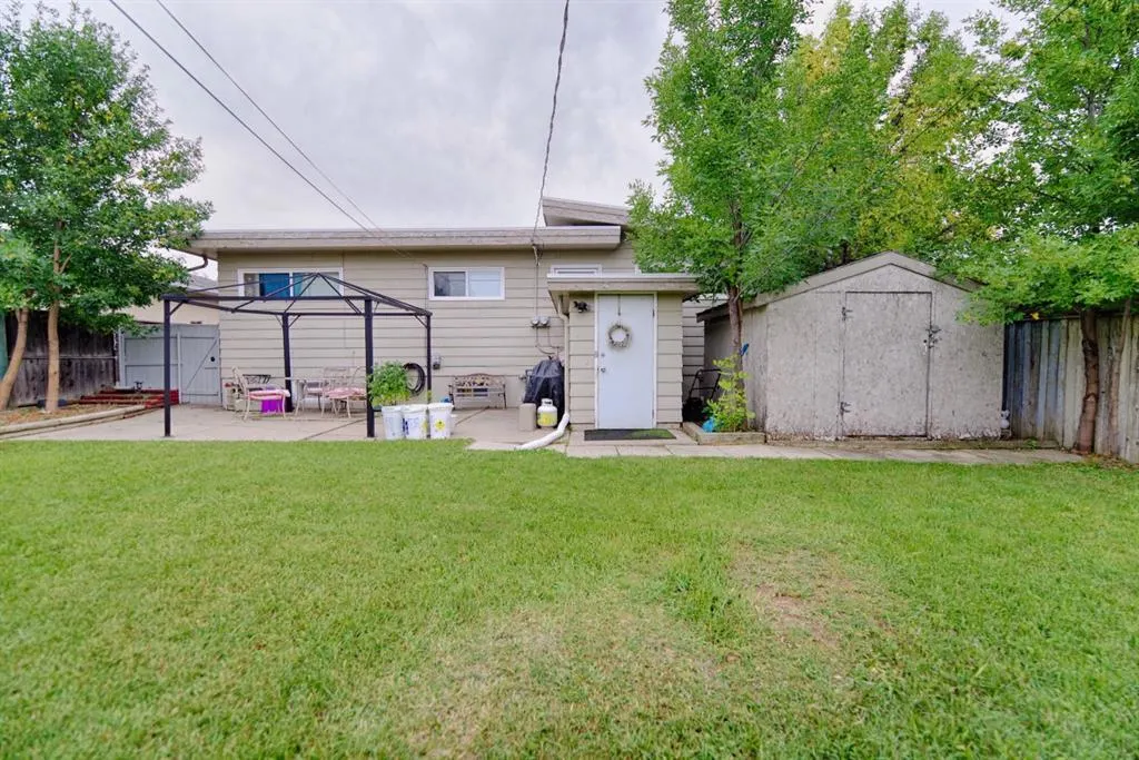 1141 Scenic Drive S