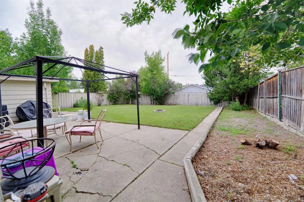 1141 Scenic Drive S