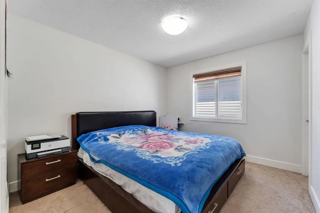 129 saddlelake Grove