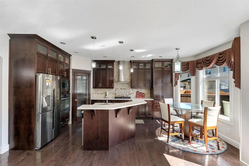 129 saddlelake Grove