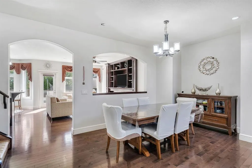 129 saddlelake Grove