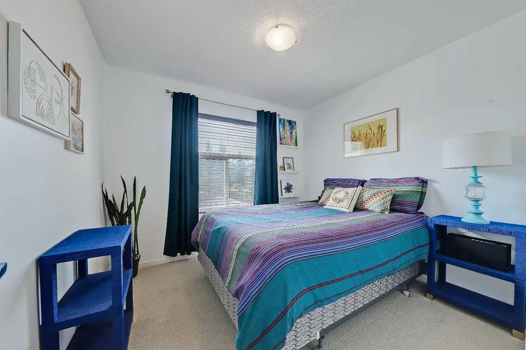 13 Chapalina Square SE