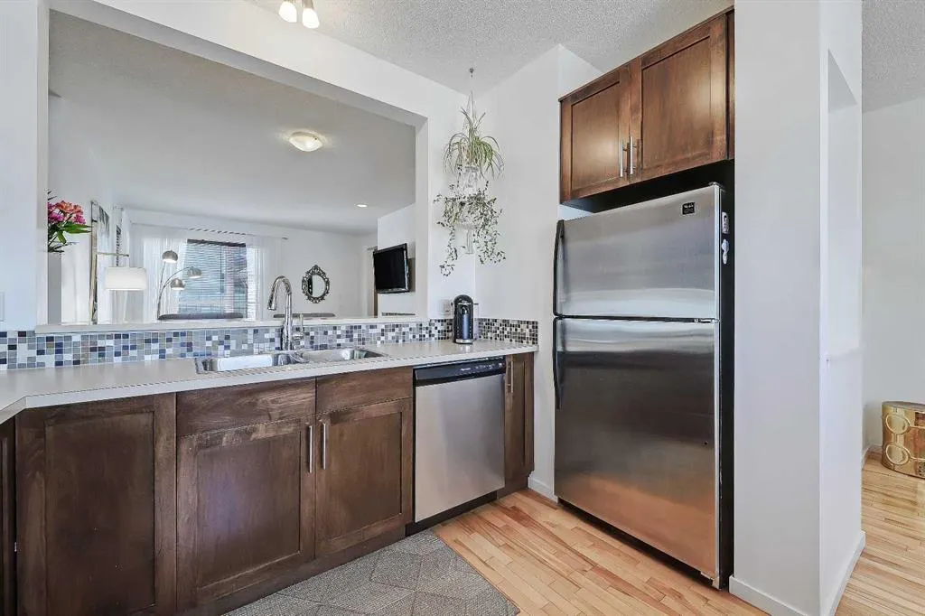 13 Chapalina Square SE