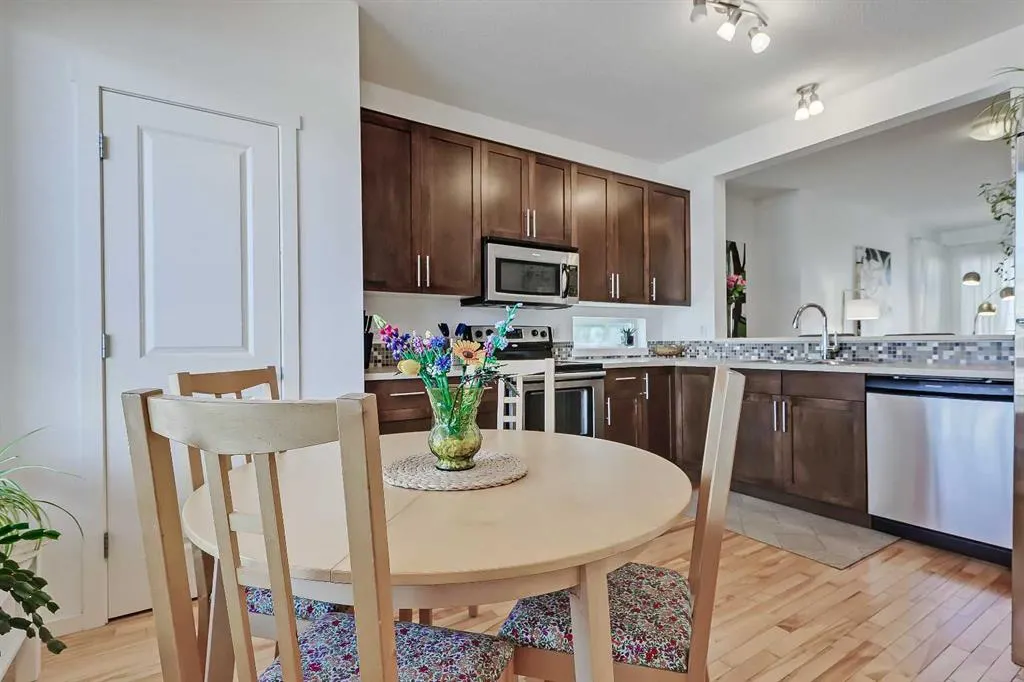 13 Chapalina Square SE