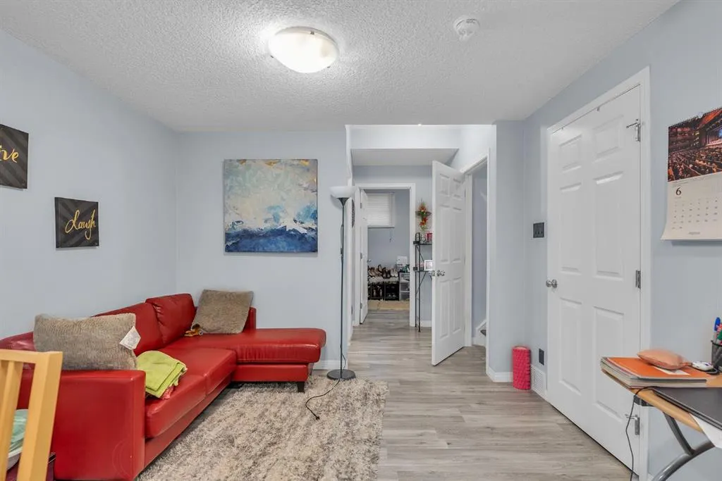 53 Walgrove Rise SE