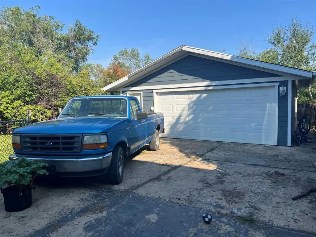 182 Clenell Crescent