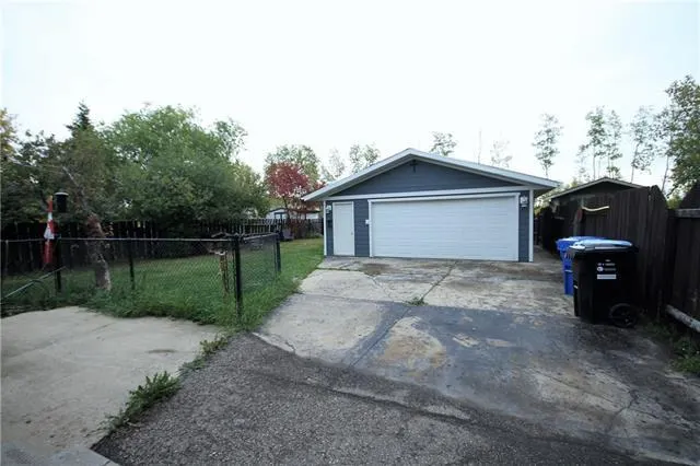 182 Clenell Crescent