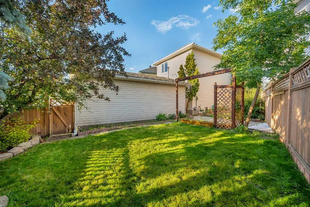 39 Anaheim Court NE