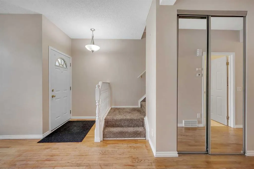 39 Anaheim Court NE