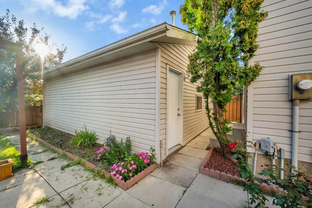 39 Anaheim Court NE
