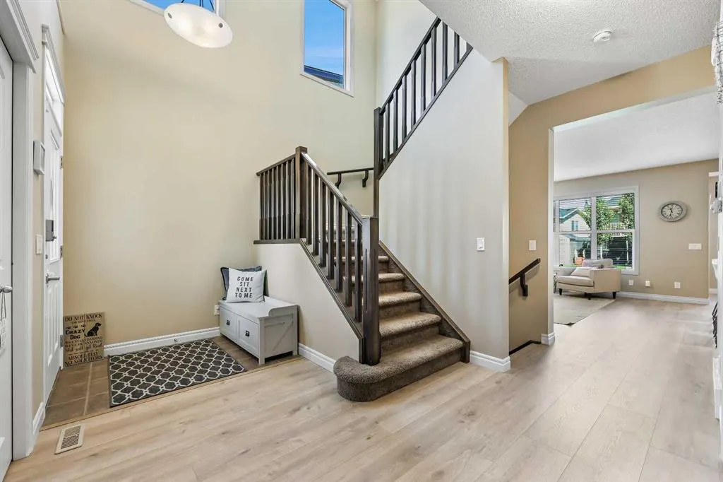 15 Sage Valley Court NW