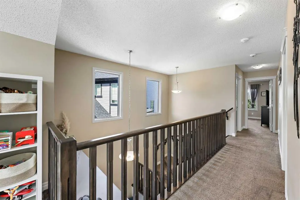 15 Sage Valley Court NW