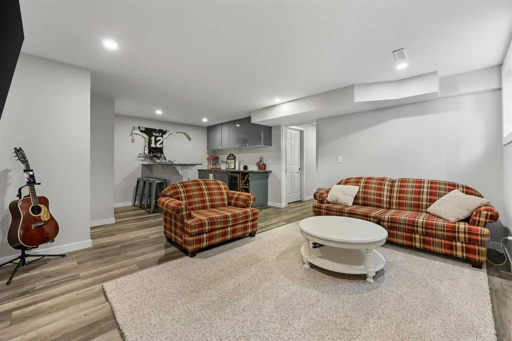 15 Sage Valley Court NW