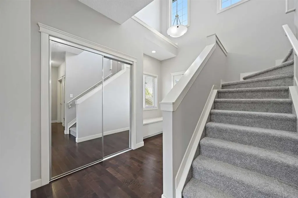 229 Bridlerange Place SW