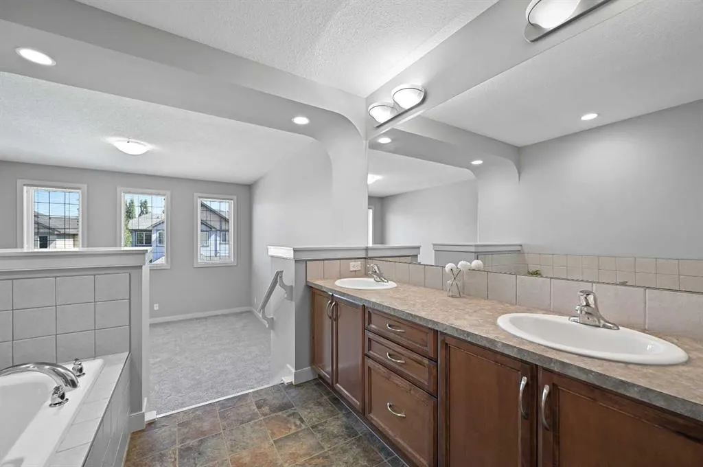 229 Bridlerange Place SW