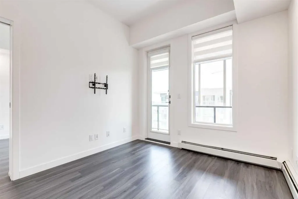 4138 University Avenue NW, #617