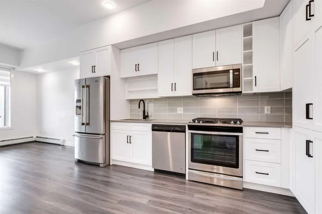 4138 University Avenue NW, #617