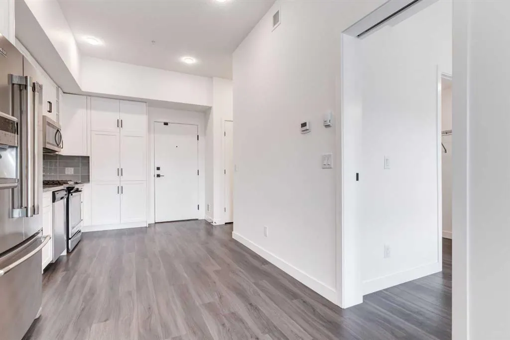 4138 University Avenue NW, #617