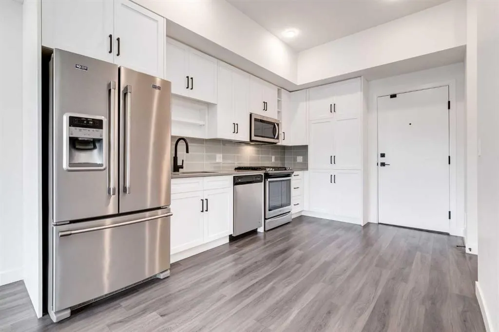 4138 University Avenue NW, #617