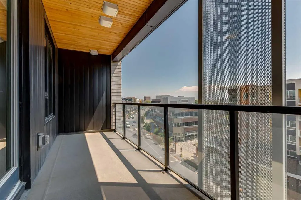 4138 University Avenue NW, #617