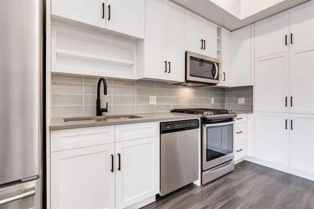 4138 University Avenue NW, #617