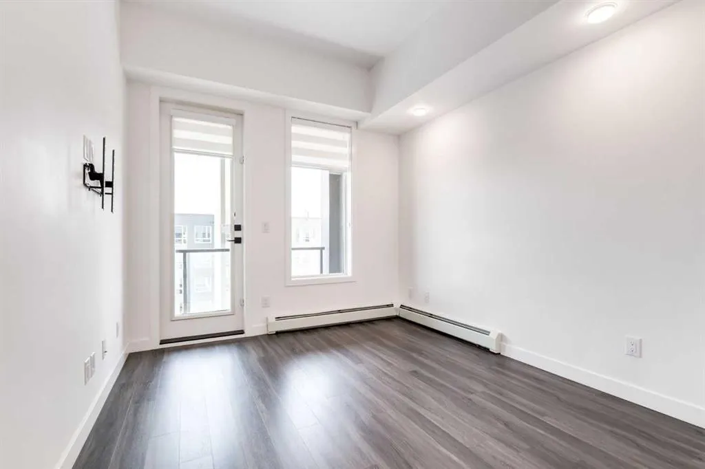 4138 University Avenue NW, #617