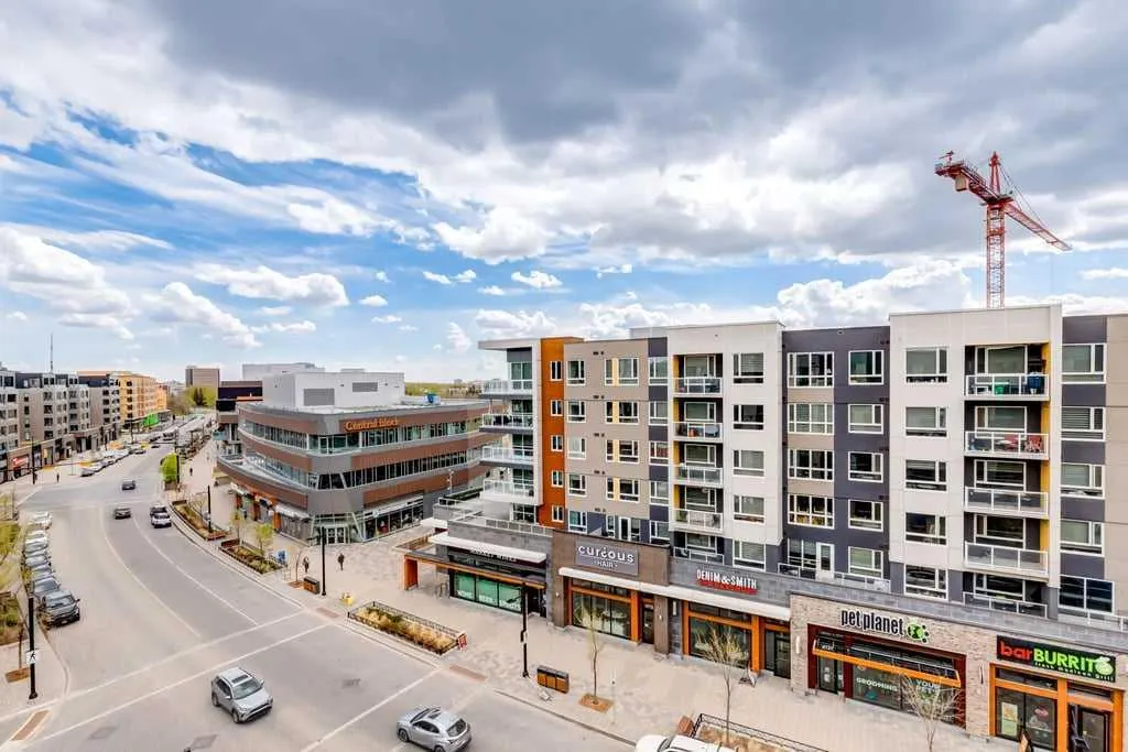 4138 University Avenue NW, #617