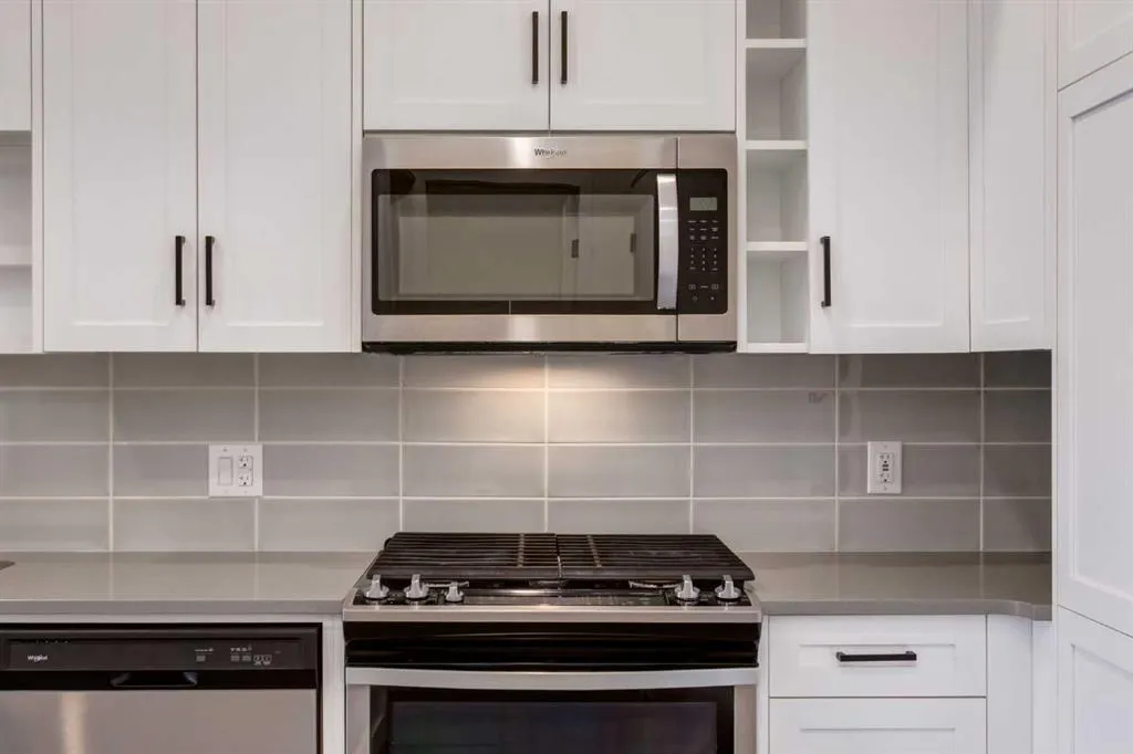 4138 University Avenue NW, #617