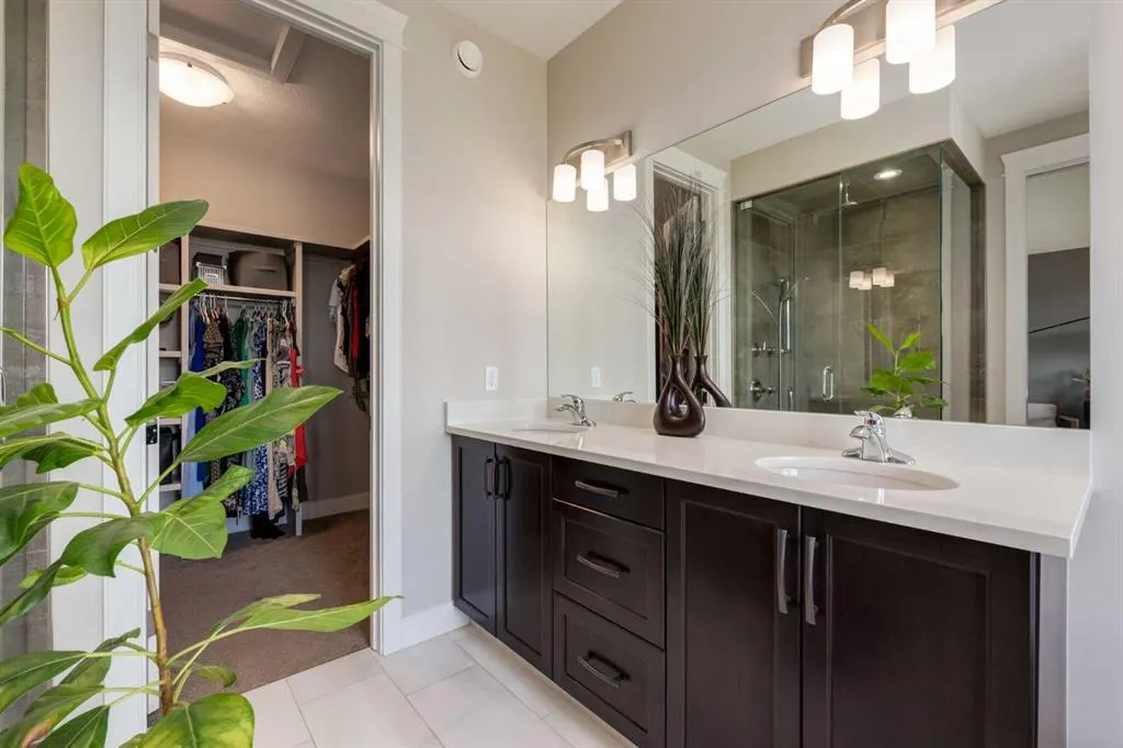 120 Emberside Glen