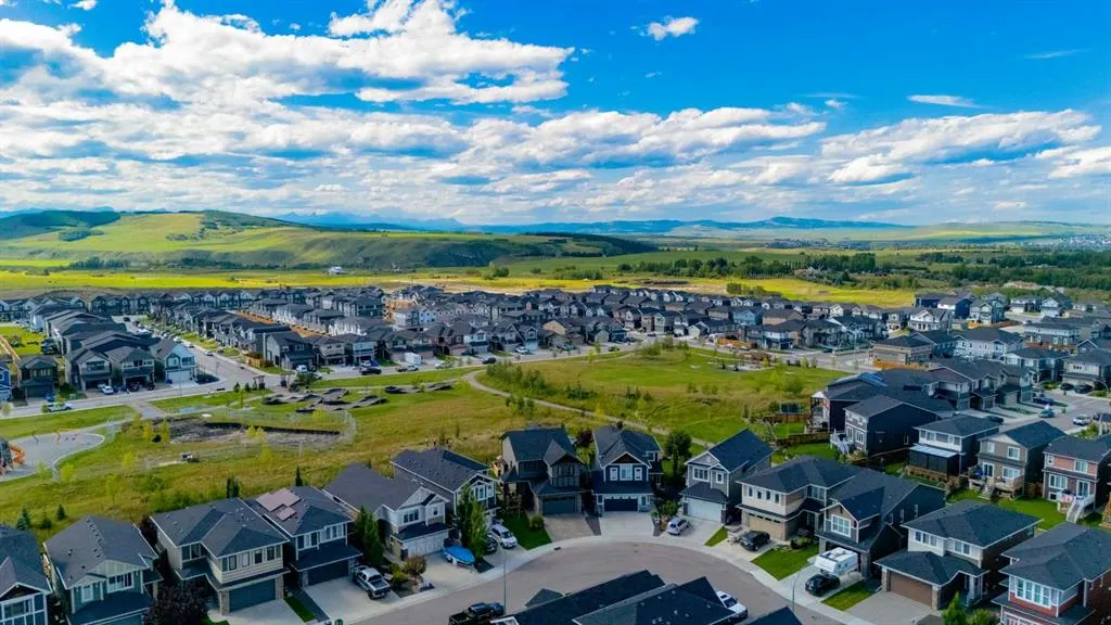 120 Emberside Glen