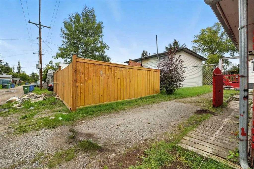 3209 Doverville Crescent SE