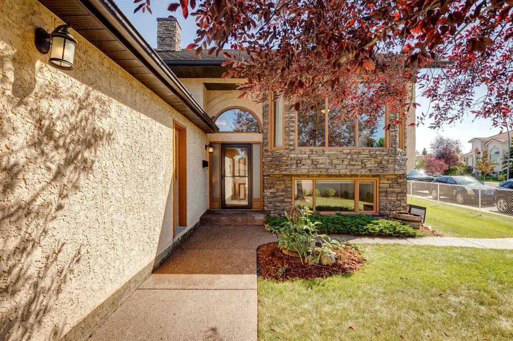 285 Hawkstone Drive NW
