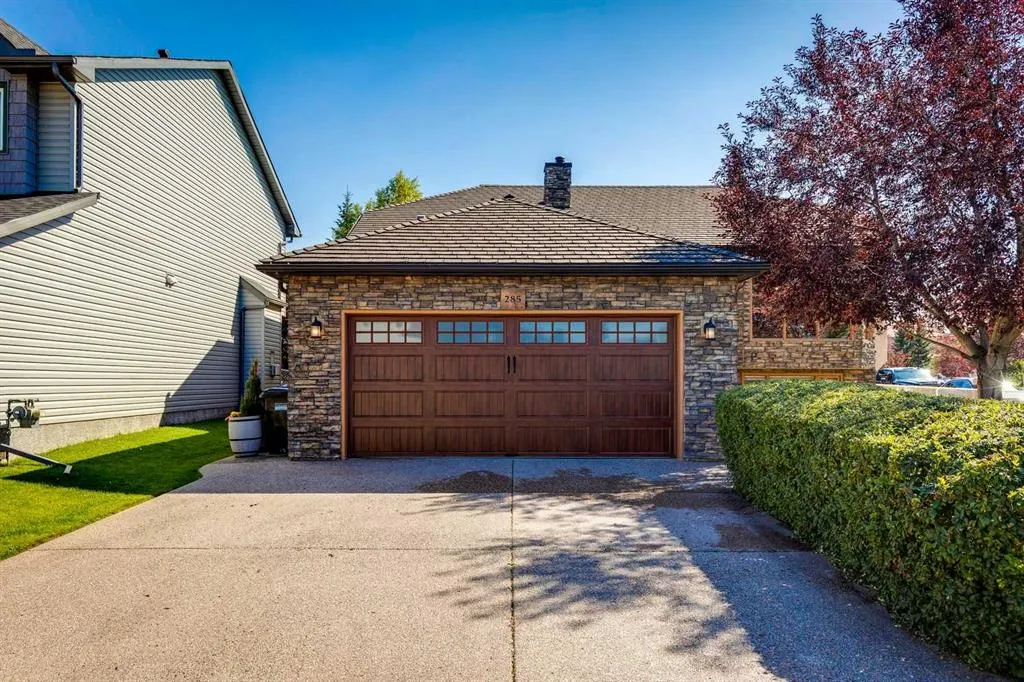 285 Hawkstone Drive NW