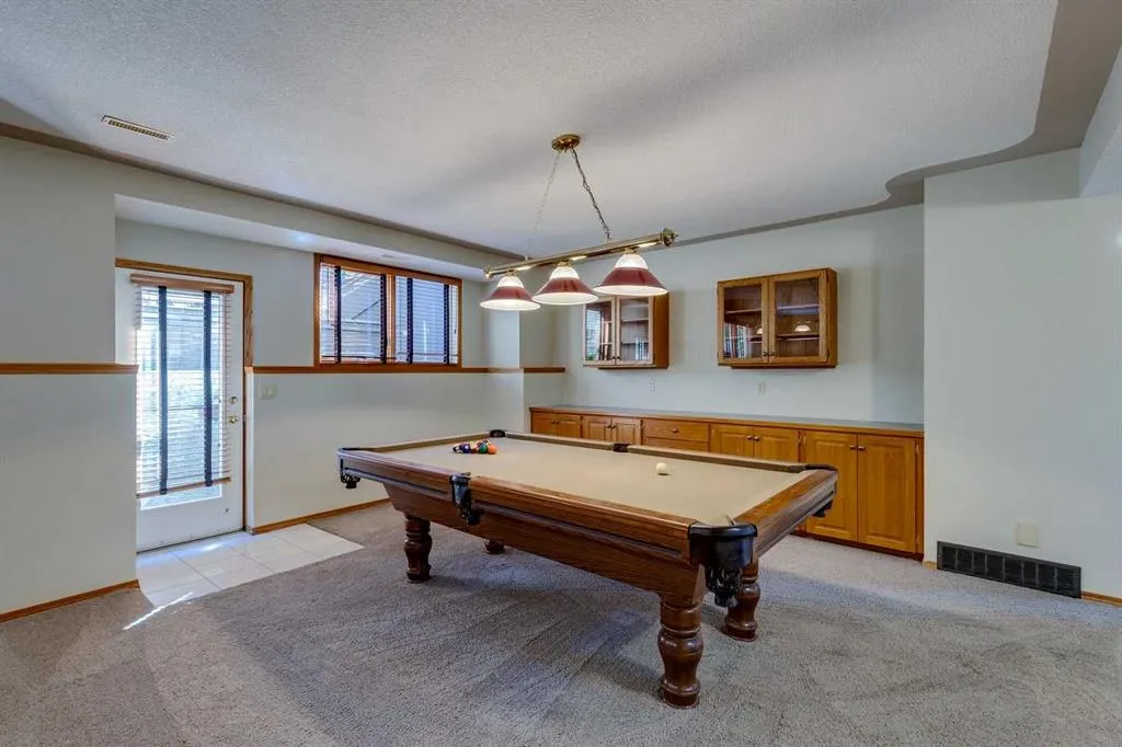 285 Hawkstone Drive NW