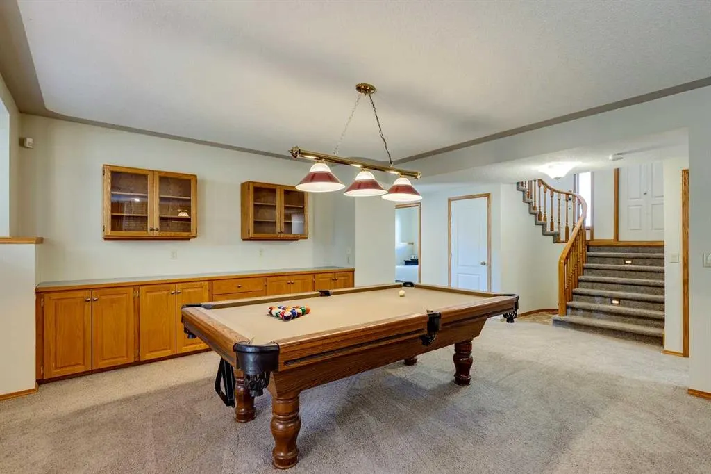 285 Hawkstone Drive NW