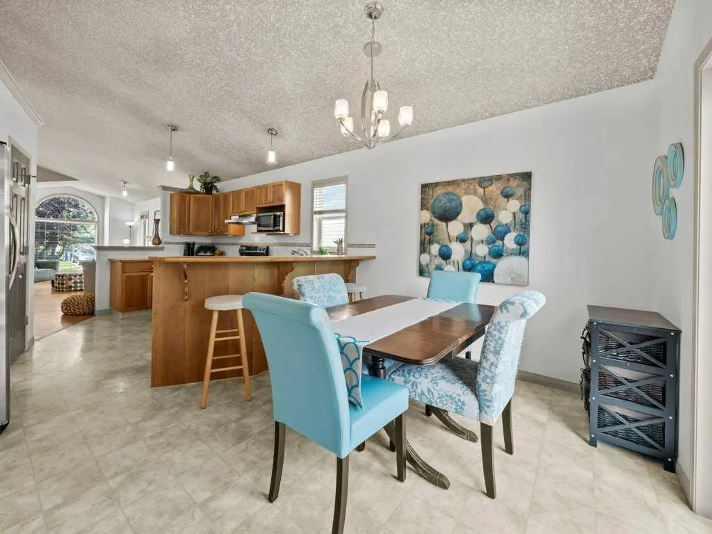 155 West Lakeview Passage