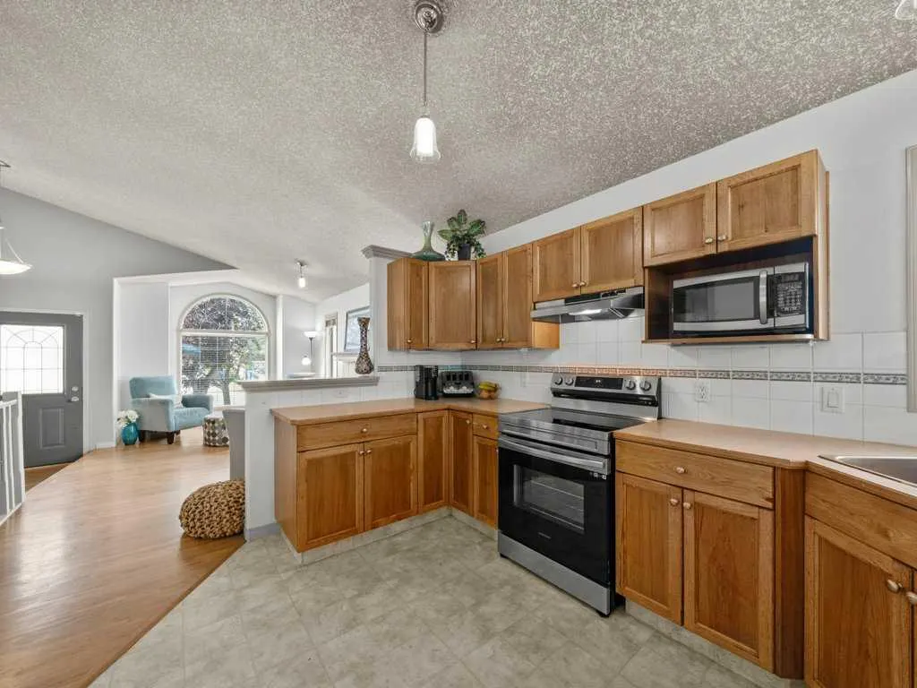 155 West Lakeview Passage