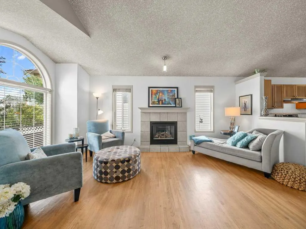 155 West Lakeview Passage