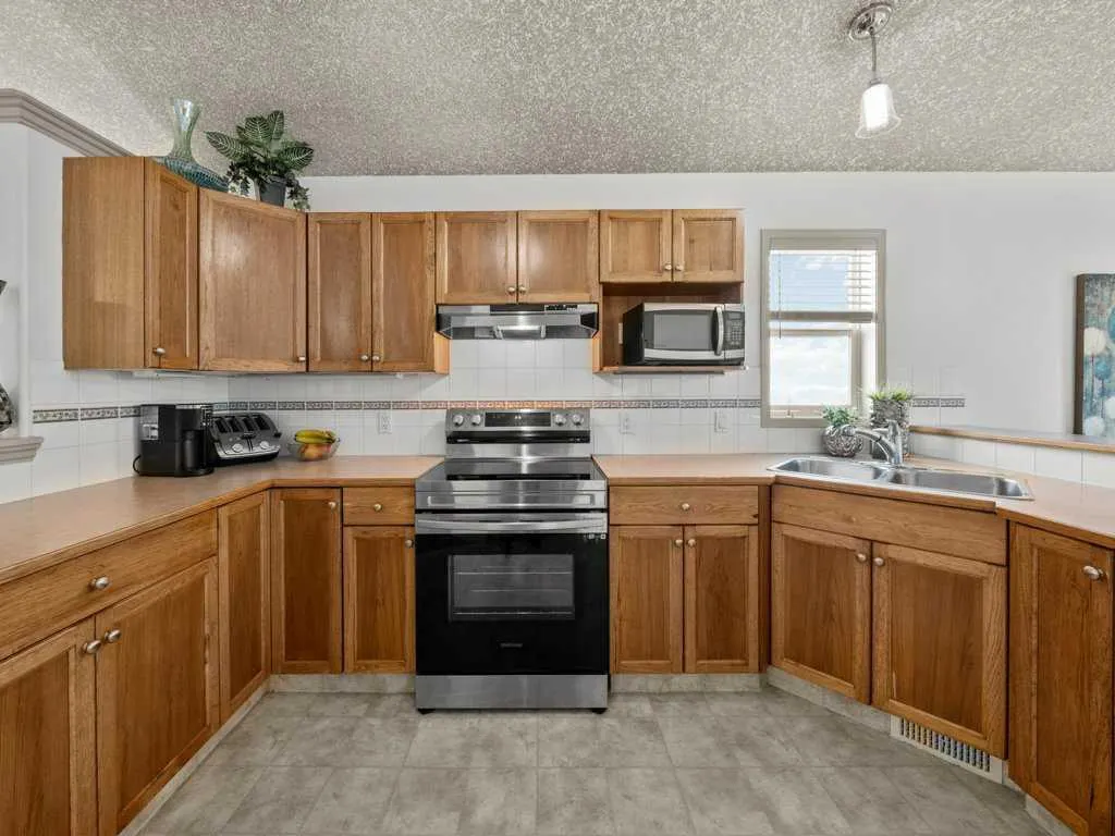 155 West Lakeview Passage