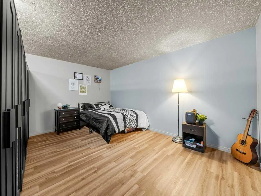155 West Lakeview Passage