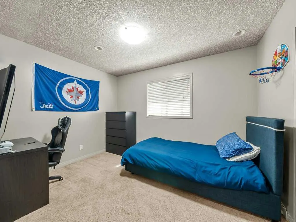 155 West Lakeview Passage