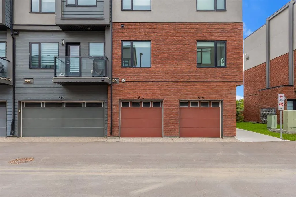 514 Greenbriar Common NW