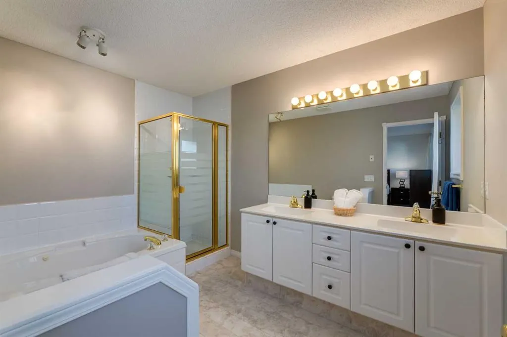 200 Sandstone Drive NW, #17