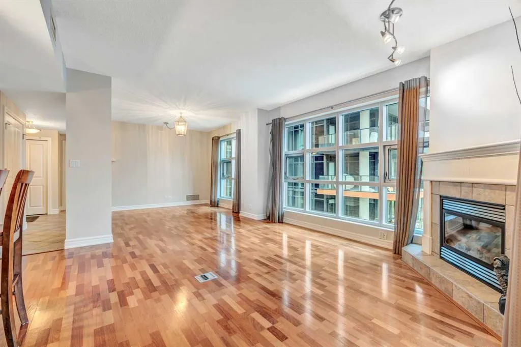 110 7 Street SW, #704