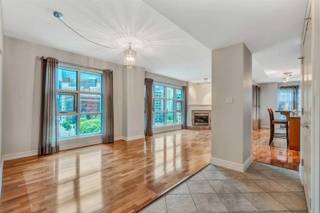 110 7 Street SW, #704