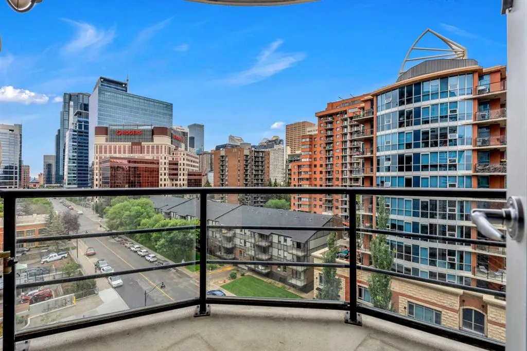 110 7 Street SW, #704