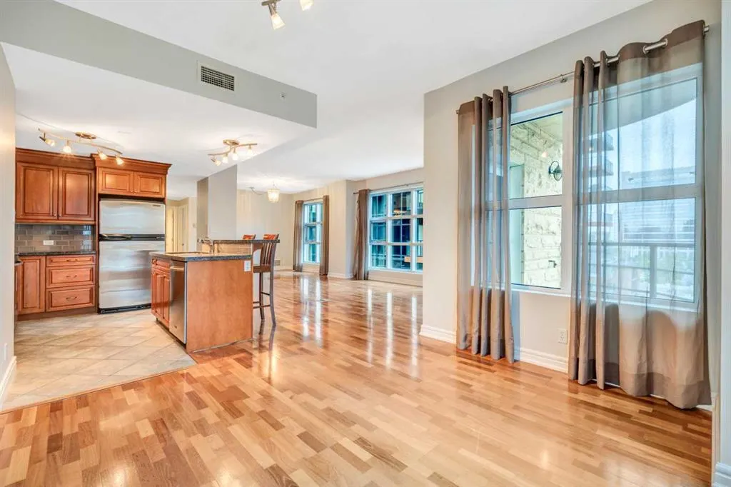 110 7 Street SW, #704