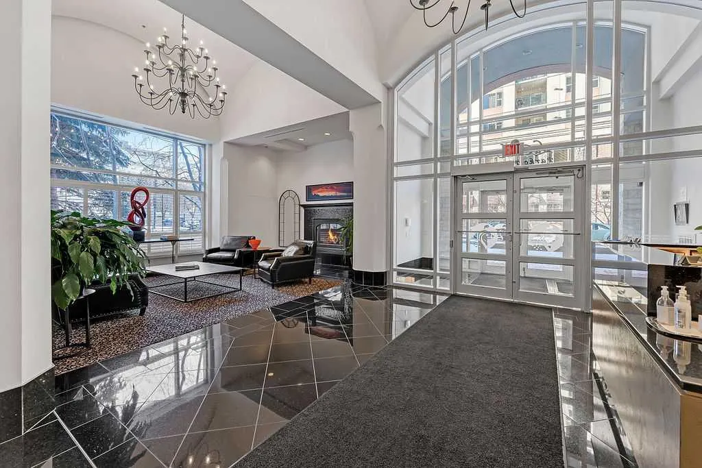 110 7 Street SW, #704